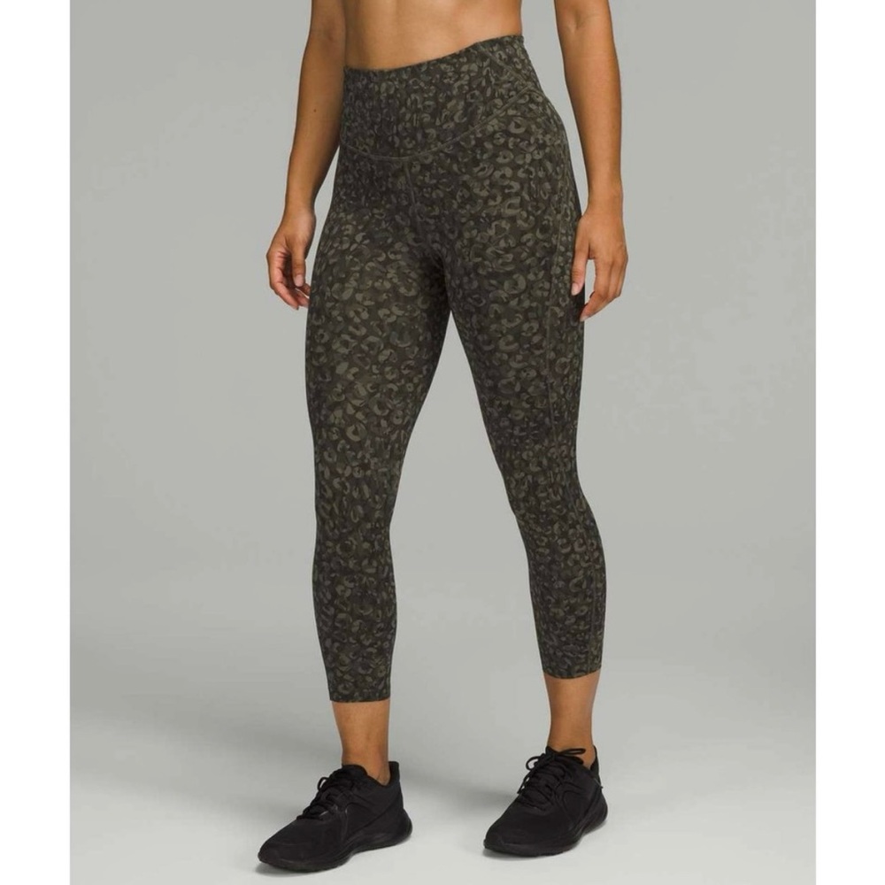 NWT Lululemon Base Pace HR Crop 23" Leggings Intertwined Camo Olive Multi Size 0